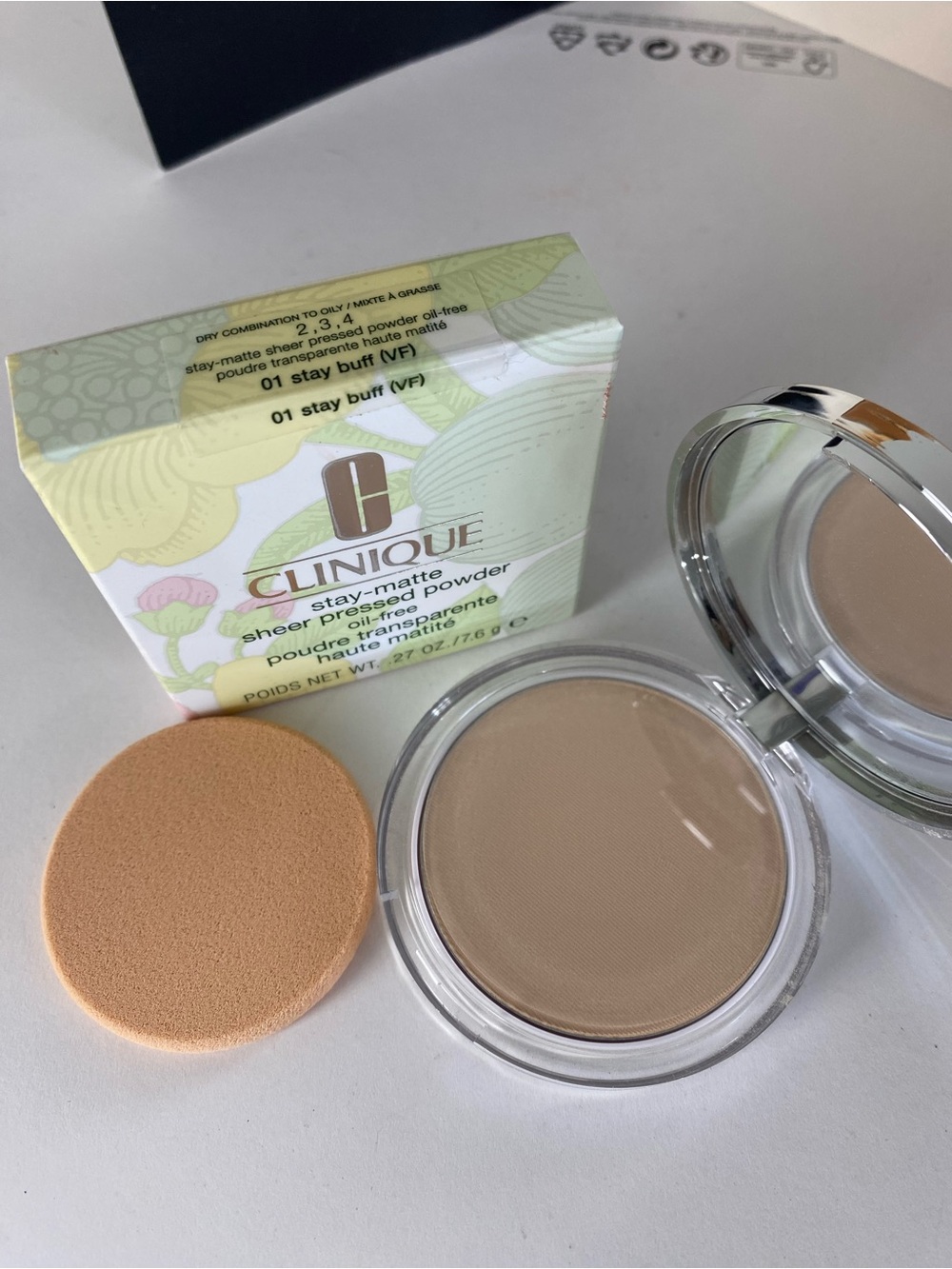 01 Stay Buff (VF) Clinique Stay-Matte Sheer Pressed Foundation Powder, Full Size
